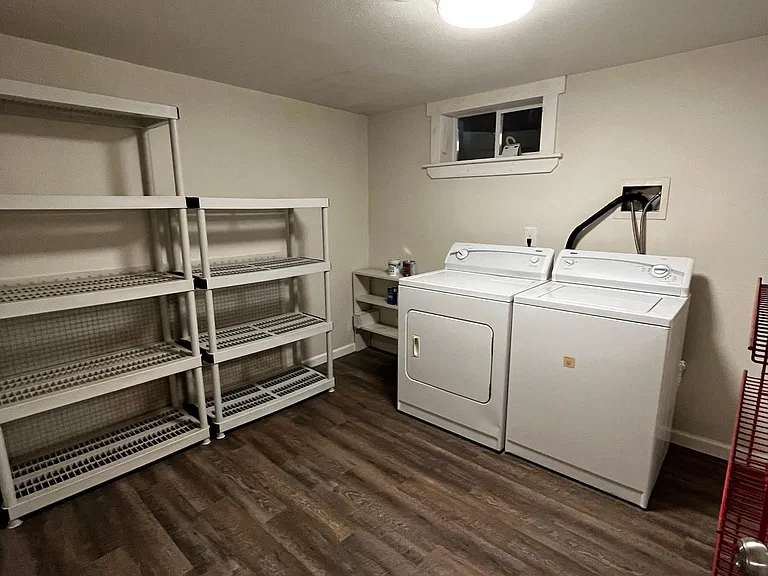 3035 S Clermont Dr — Photo 12