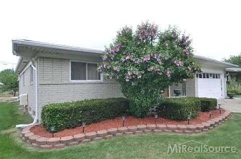 2721 Athena Dr photo 1