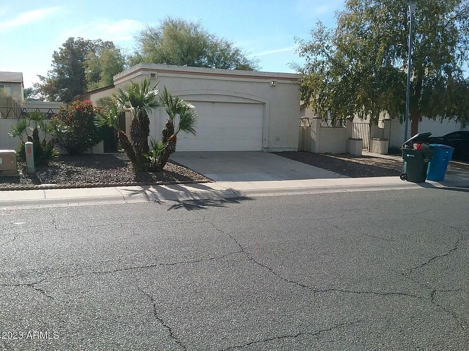 1st image of 1001 E Wahalla Ln
