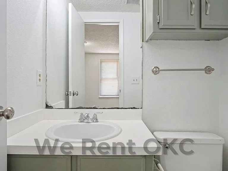 7500 NW 113th Pl — Photo 20