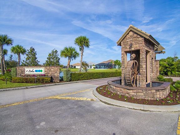 3rd image of 4774 Four Lakes Cir SW