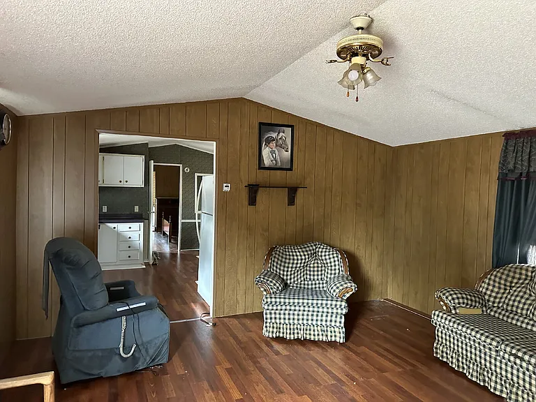 39 Nobles Park St — Photo 23