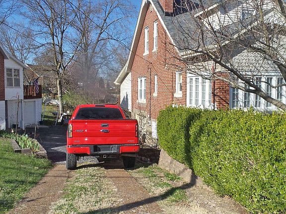 4th image of 1810 W Main St