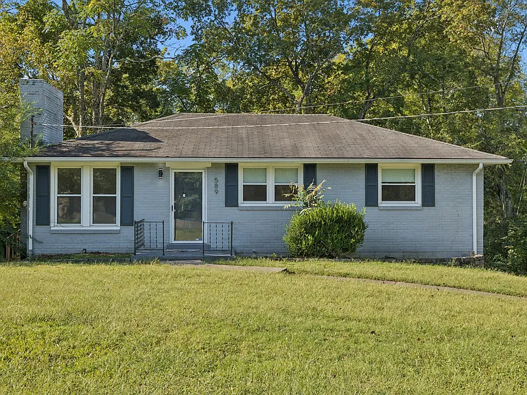 589 Highcrest Dr — Photo 1