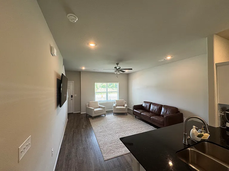 4406 SW Sackett Ave — Photo 7