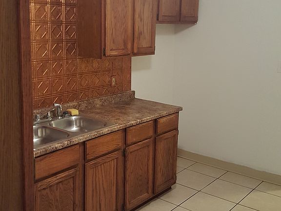 Eat in kitchen