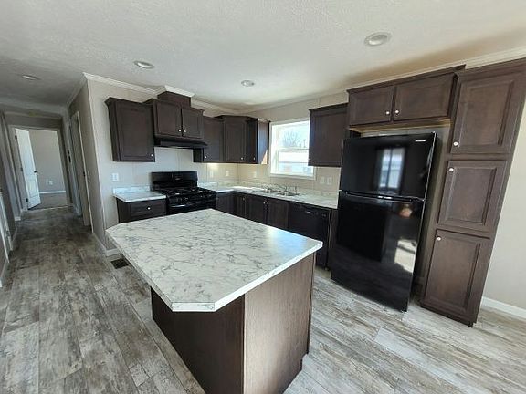 2nd image of 173 Quarry Hill Est #173