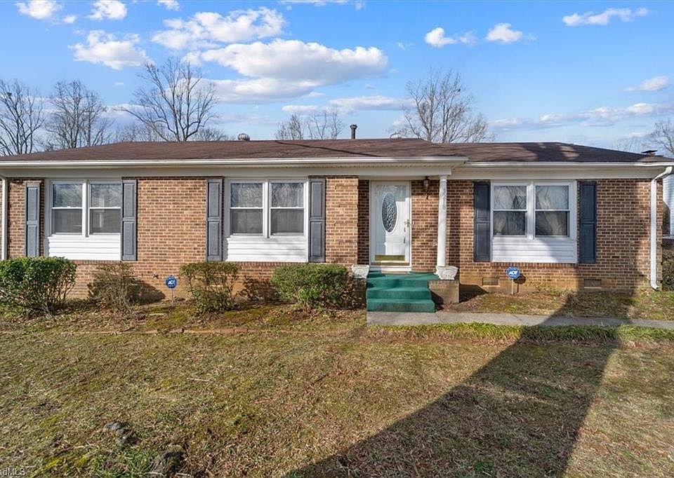 1st image of 3218 Fontana Dr