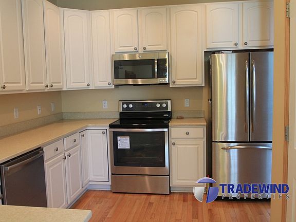 2nd image of 15613 Lilac Dr