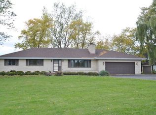 10N488 Burlington Rd, Hampshire, IL 60140