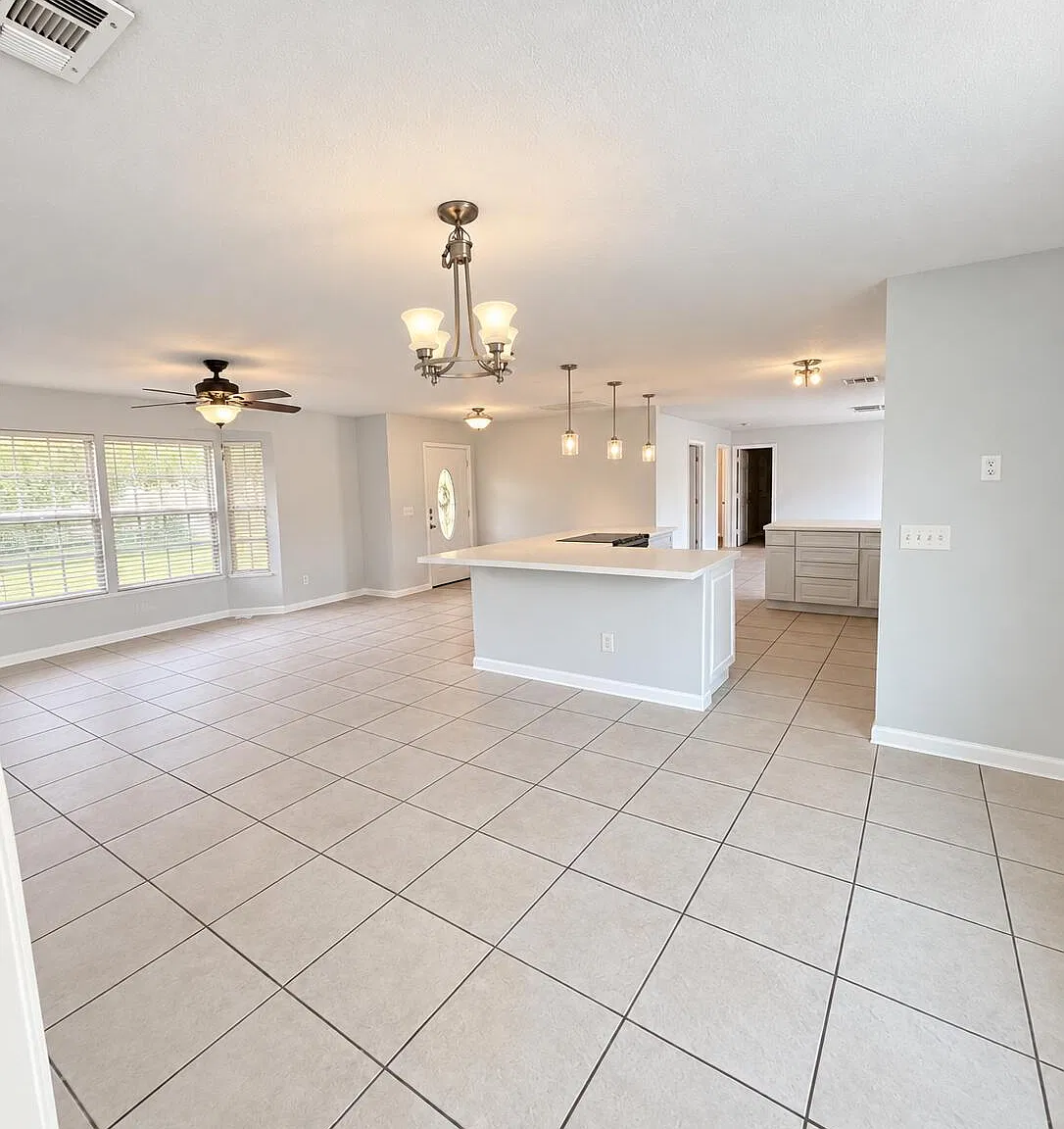 3 bed, 2.0 bath, 1677 sqft, $4,500 — Photo 2