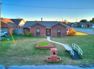 8238 NW 11th St, Oklahoma City, OK 73127