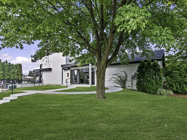 Park On Canal Apartments - Clinton Twp, MI — Photo 21