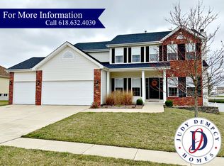 3919 Appaloosa Dr, Swansea, IL 62226