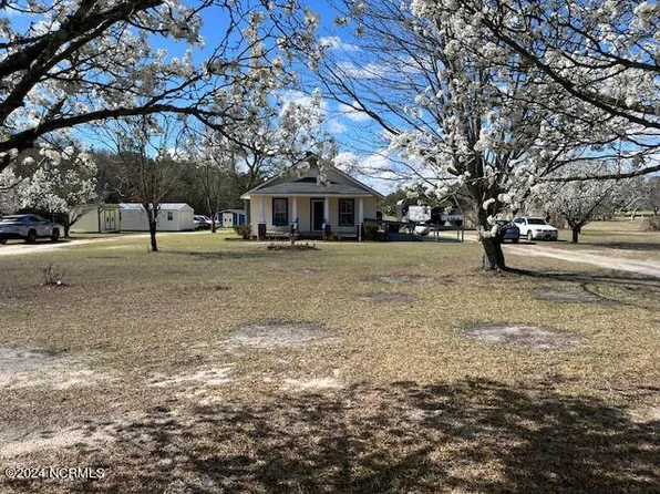 2001 Mcdonald Avenue, Hamlet, NC 28345