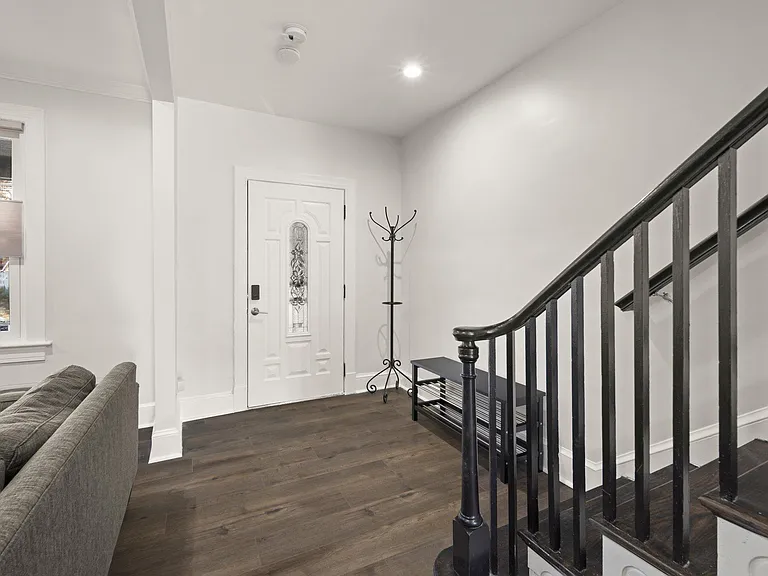 520 Jefferson St NW — Photo 6