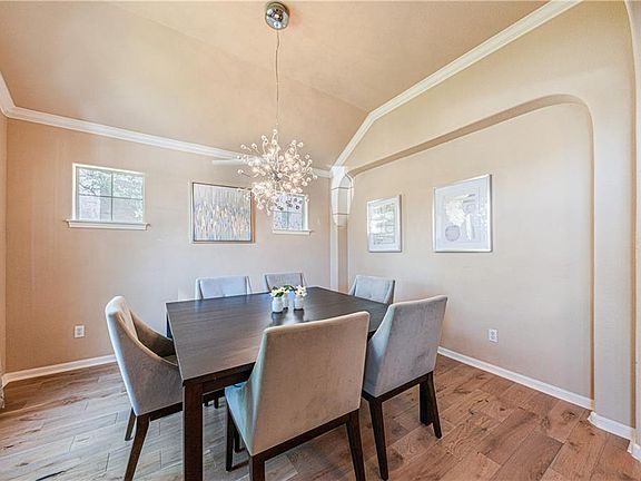3rd image of 7401 Bonniebrook Dr