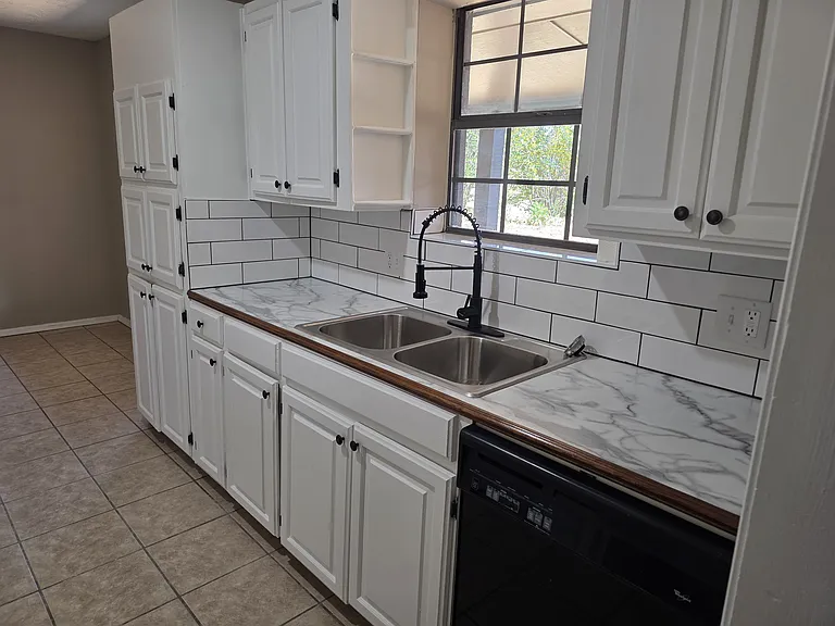 914 Northgate Ave — Photo 5