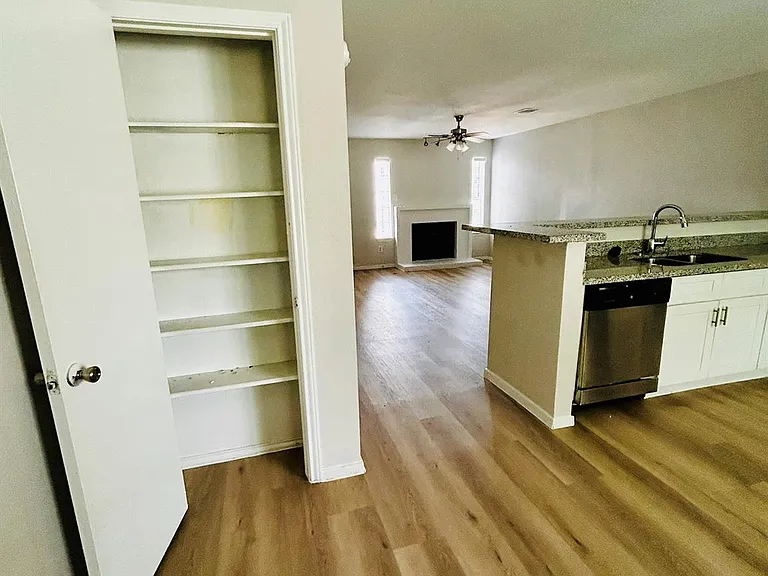 1818 River Crossing Cir #C — Photo 10