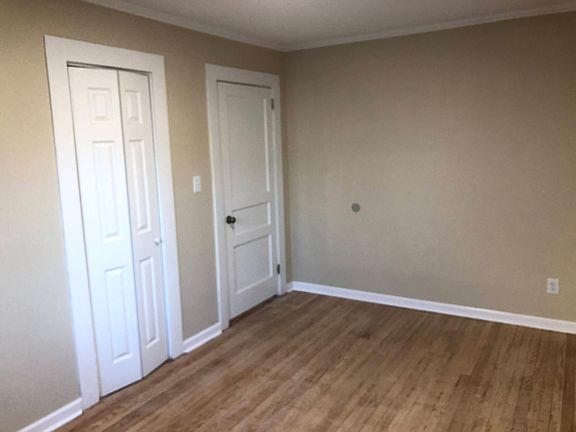 2nd image of 803 Lincoln Ave