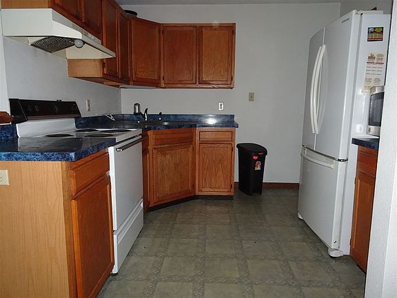 3rd image of 1030 Hudson Ave