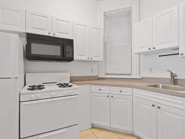 410 Washington Street image 1 of 15