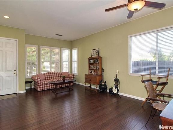 4th image of 1600 Soledad Dr