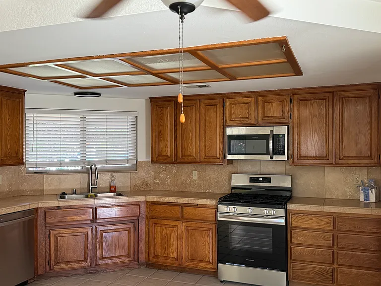 913 Spyglass Ct — Photo 6