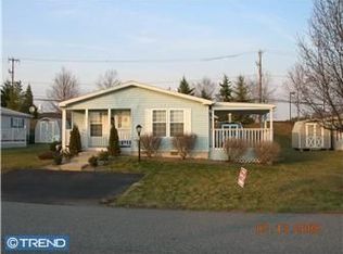 24 Woodbine Ct E, Harleysville, PA 19438