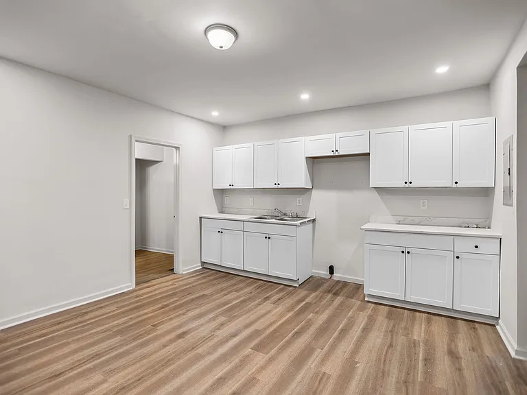 715 Corinth Rd — Photo 36