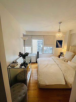 4th image of 370 E 76th St APT B807