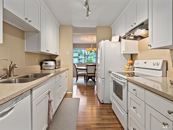 4th image of 18620 52nd Ave W APT 135