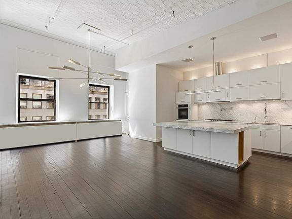 4th image of 72 Reade St APT 5