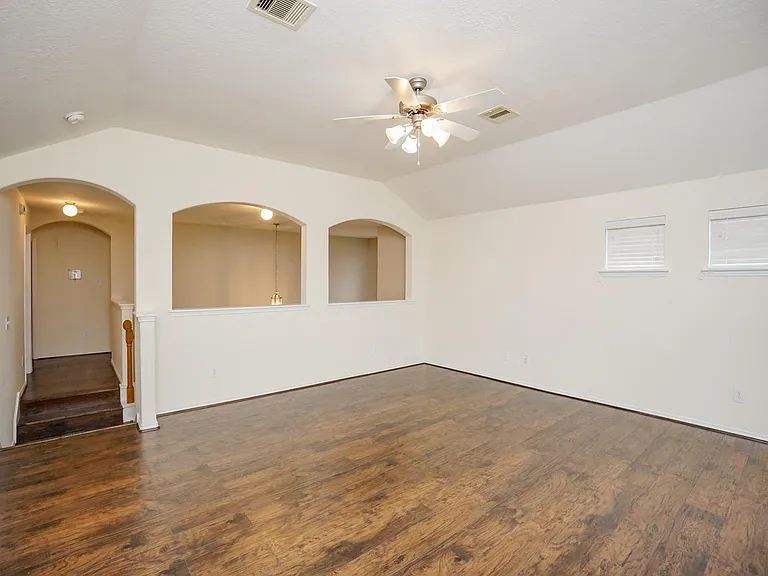 1323 Colonial Manor Dr — Photo 27