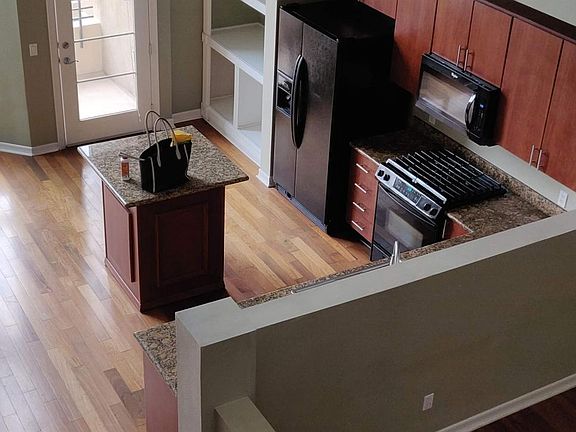 4th image of 1465 C St Unit 3612