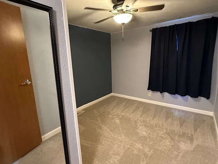 502 N H St — Photo 9