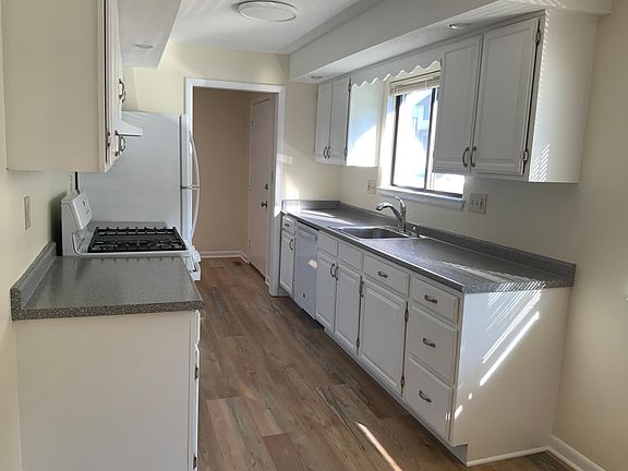 4th image of 155 Beacon Hill Cmn Unit 155