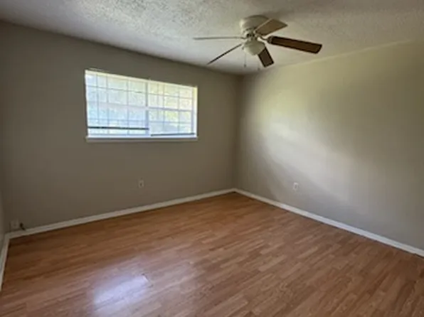 13706 Goodwood Dr, Baton Rouge, LA 70815