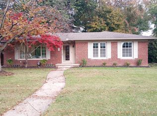 621 Crescent Dr, Dearborn, MI 48124