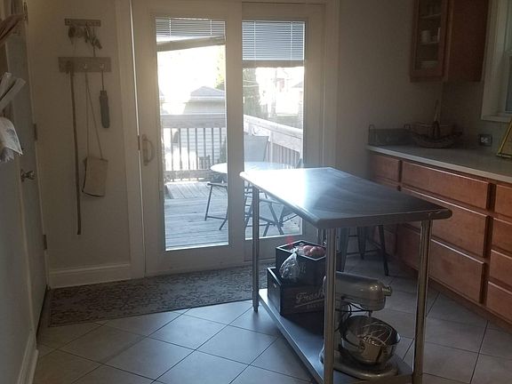 5th image of 4325 N Sawyer Ave #1