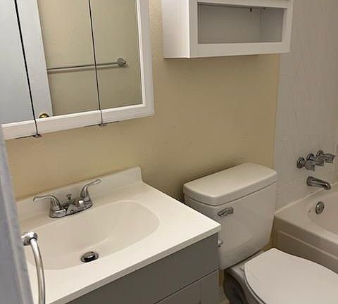 5th image of 2127 Audubon Ave APT 67