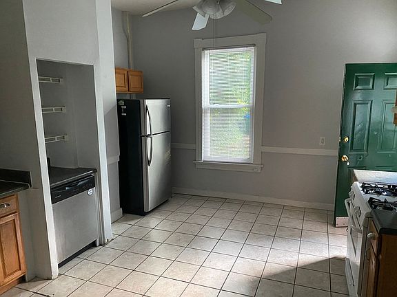 2nd image of 2220 Parkwood Ave APT 1