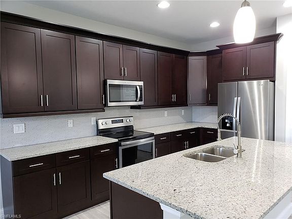 4th image of 2809 SW 8th Pl
