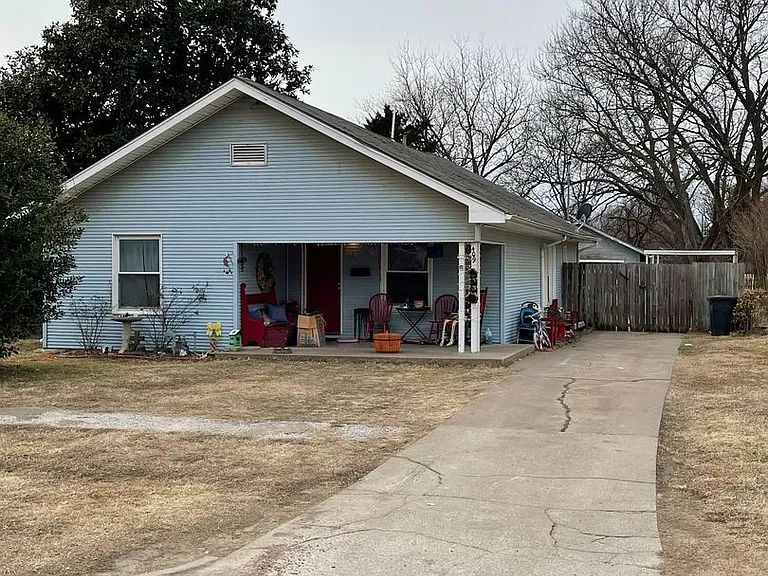 409 N Wyandotte Ave — Photo 1