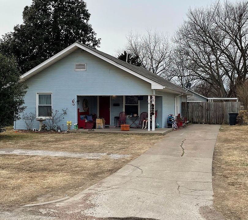 1st image of 409 N Wyandotte Ave