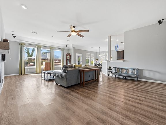 4th image of 6610 Driftwood Ln