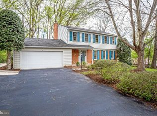12220 Saint James Rd, Rockville, MD 20854