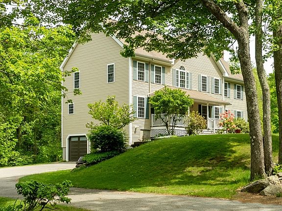 3rd image of 537 Pingree Hill Rd