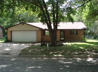 1912 Laurel Rd, Gainesville, TX 76240