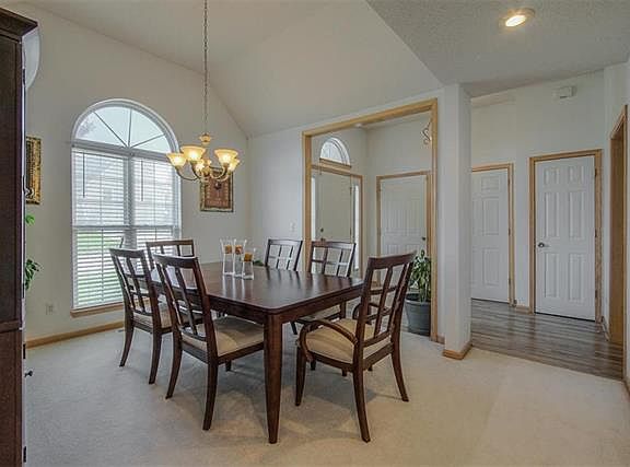 4th image of 3015 N 85th St